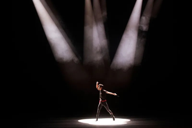 Glory in the Glitch: How Unscripted Disasters Become Theater's Most Enduring Triumphs