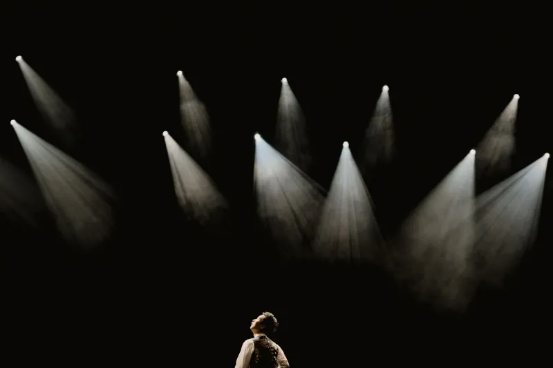 Still in the Spotlight: How Performers Over 40 Are Reshaping the American Stage on Their Own Terms